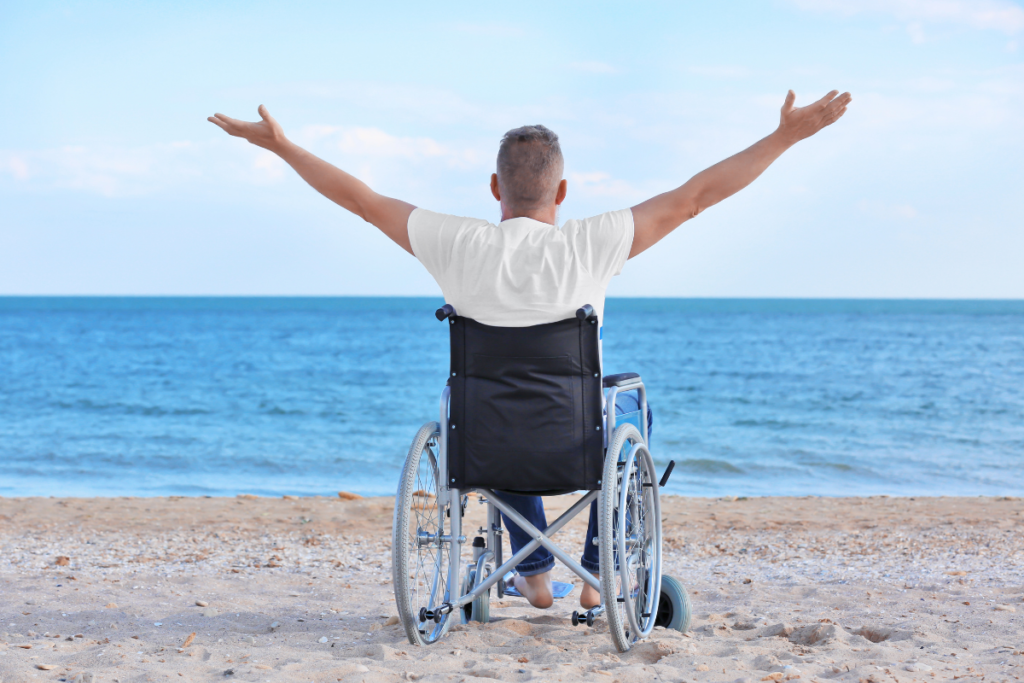 anziani disabili al mare